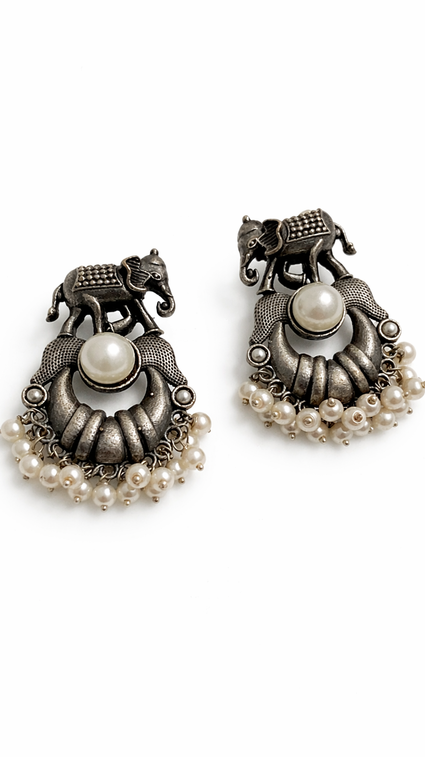 Elephant design and pearls earrings